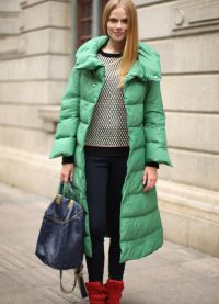 какво да носите със зеленото яке 6