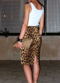 co nosit s leopardovou sukní na tužku2