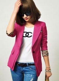 Какво да носите с розово яке1