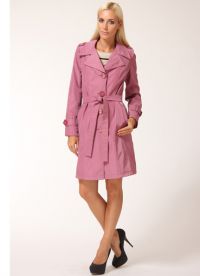 w co się ubrać różowy płaszcz przeciwdeszczowy 7
