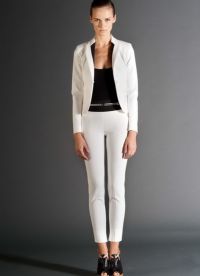 Как да носите бяло сако 1