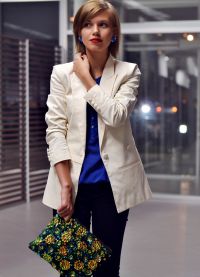 Какво да носите с бяло яке 3