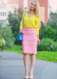 шта да носите са жутим блузом 6