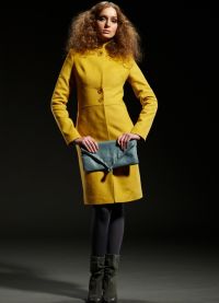 какво да носите с жълто палто 4