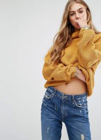 kaj nositi z rumenim puloverjem 6