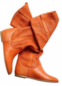 Kaj nositi z oranžnimi čevlji