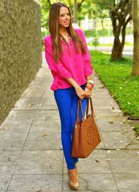 шта да носите са женским плавим панталонама 6