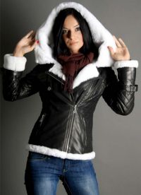 ženska kožna jakna s kapuljačom 7