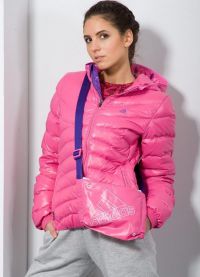 ženska zimska jakna na holofiberu