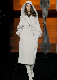 ženská vlněná kabátka s kapucí 5