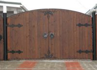 Dřevěné brány13