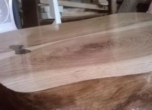 Miza iz lesa z lastnimi rokami18