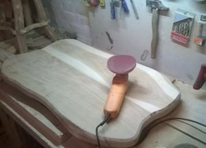 Stół wykonany z drewna własnymi rękami4