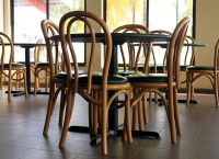Dunajski leseni stol 8