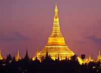 Пагода вечером
