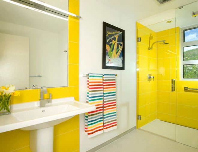 желтый цвет в интерьере ванной комнаты