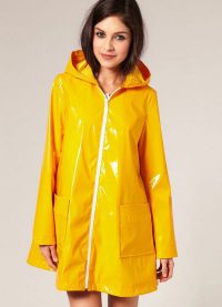 żółty płaszcz przeciwdeszczowy 3