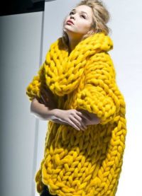 żółty sweter 1