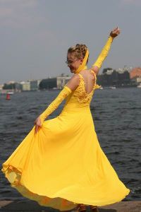 Жълта рокля 9