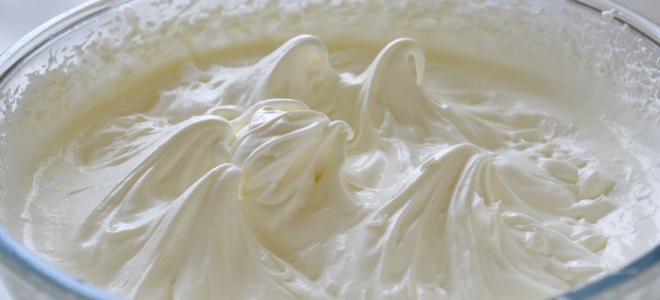 krem z jogurtu i masła